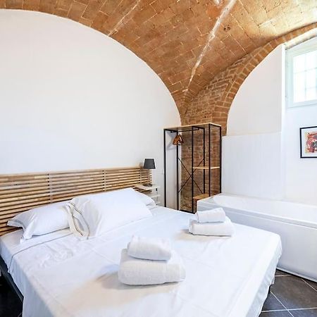 New Romantic Suite With Private Jacuzzi & Fast Wifi In Historic Center Of Grosseto Exterior photo