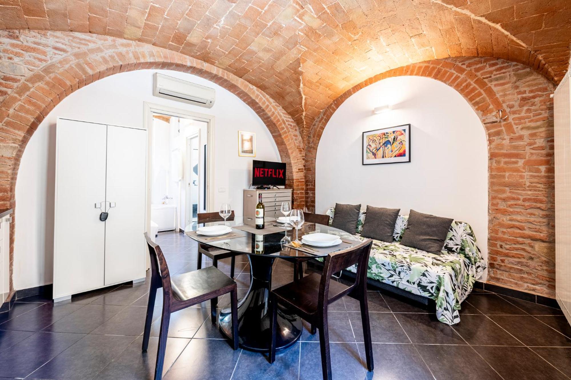 New Romantic Suite With Private Jacuzzi & Fast Wifi In Historic Center Of Grosseto Exterior photo